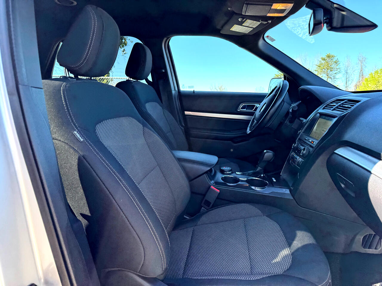 Vehicle image 25 of 93