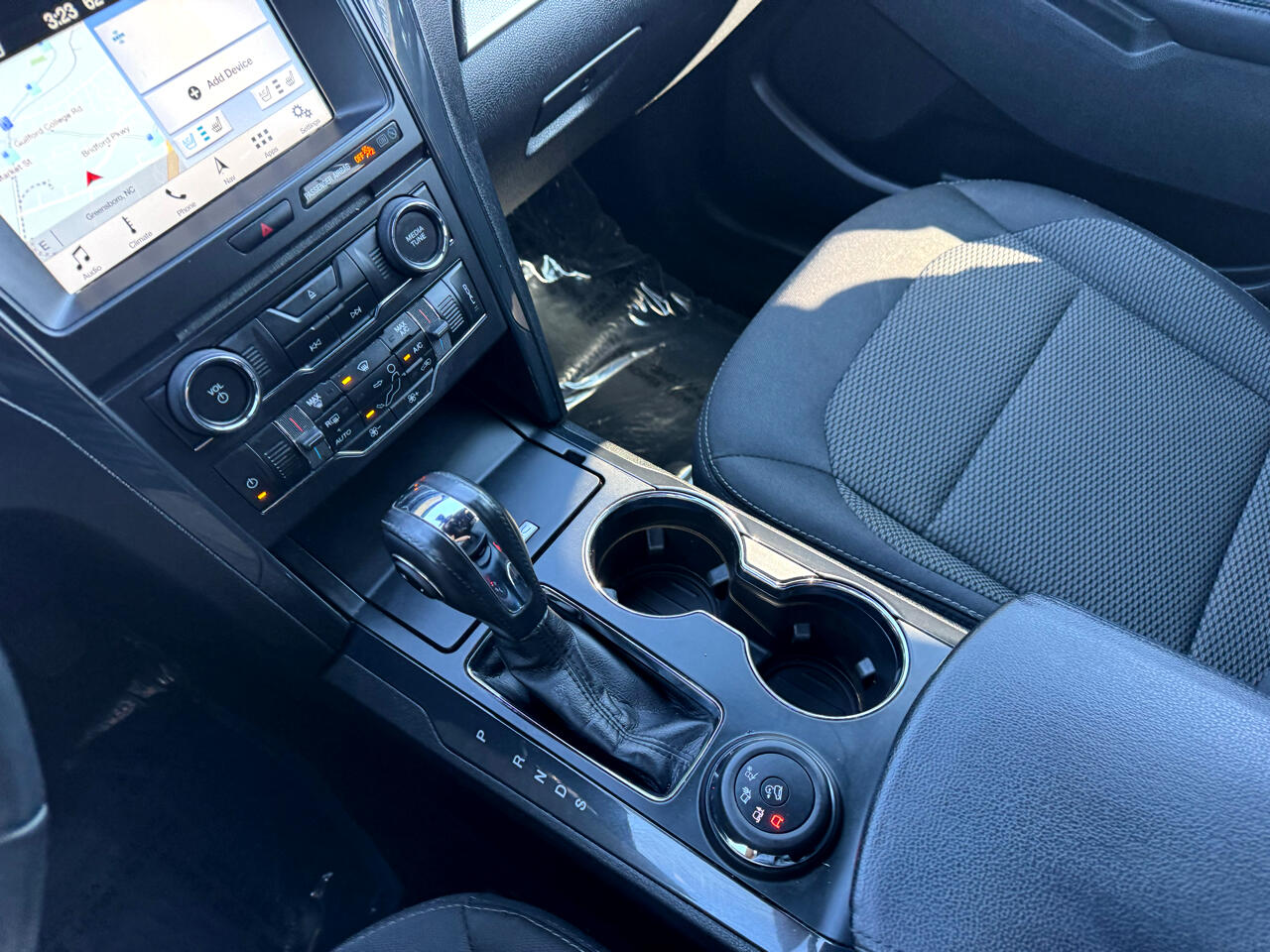 Vehicle image 82 of 93