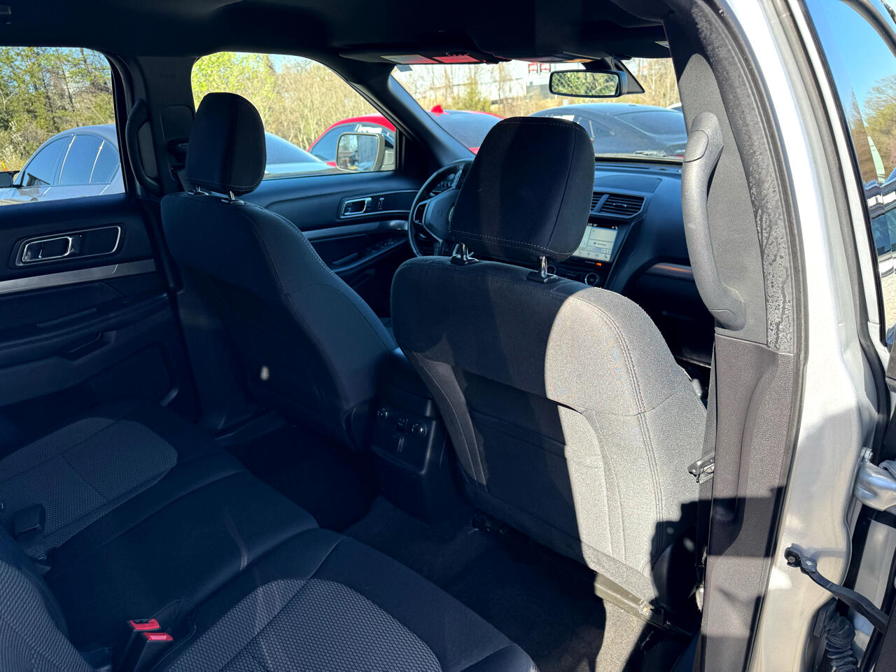 Vehicle image 35 of 93
