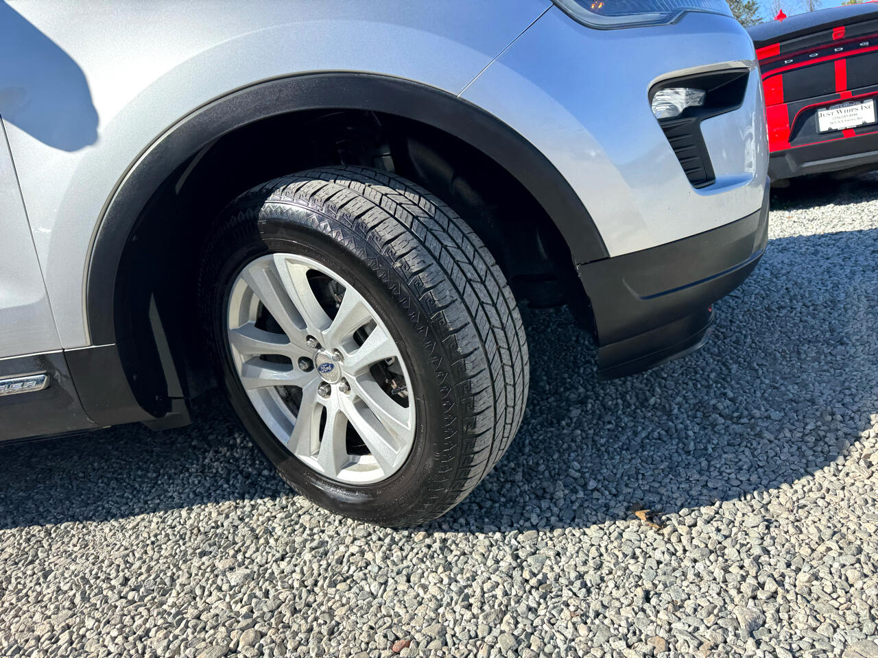Vehicle image 17 of 93