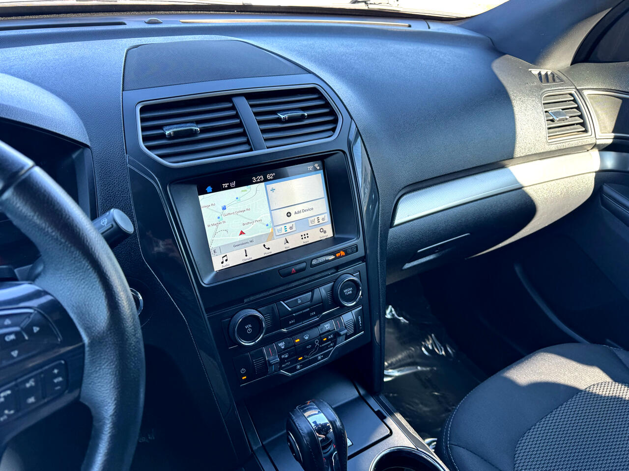 Vehicle image 81 of 93
