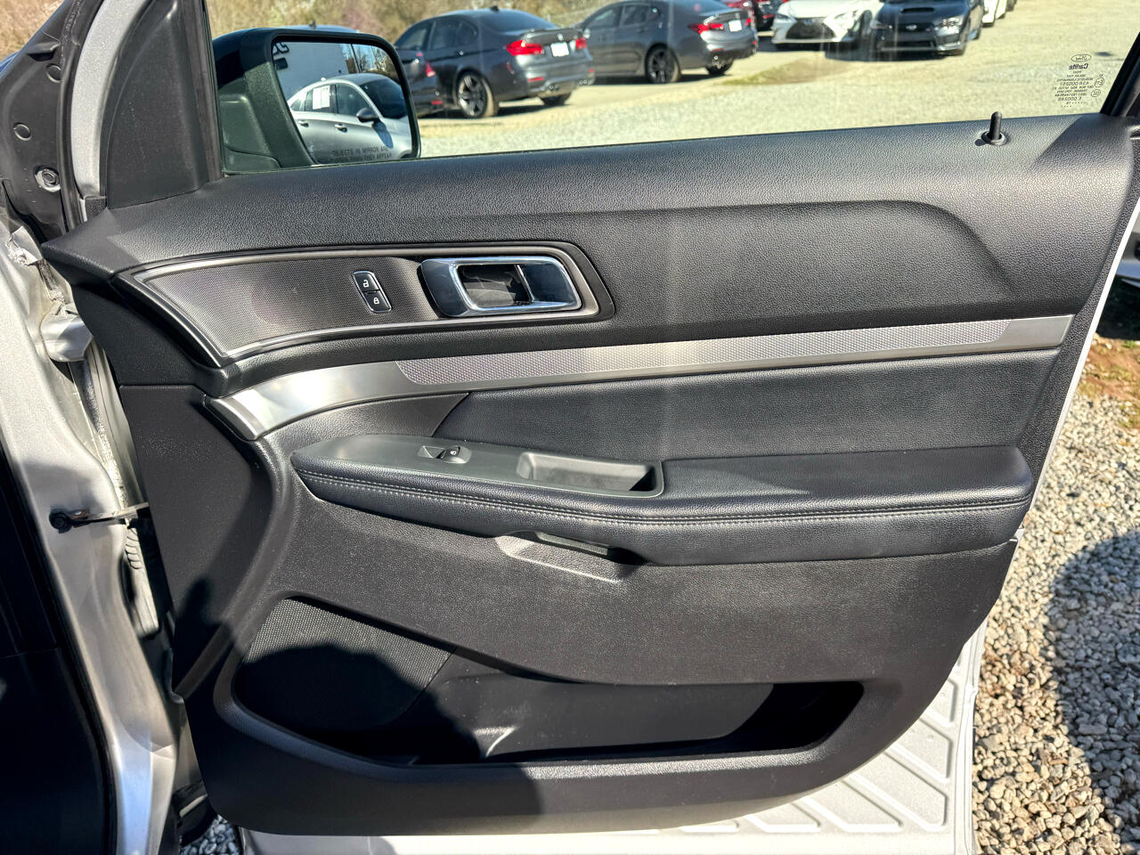 Vehicle image 20 of 93