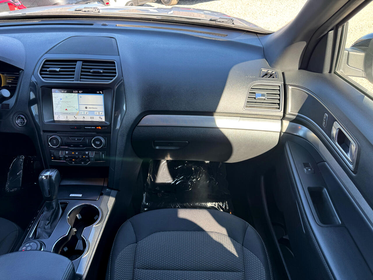 Vehicle image 52 of 93