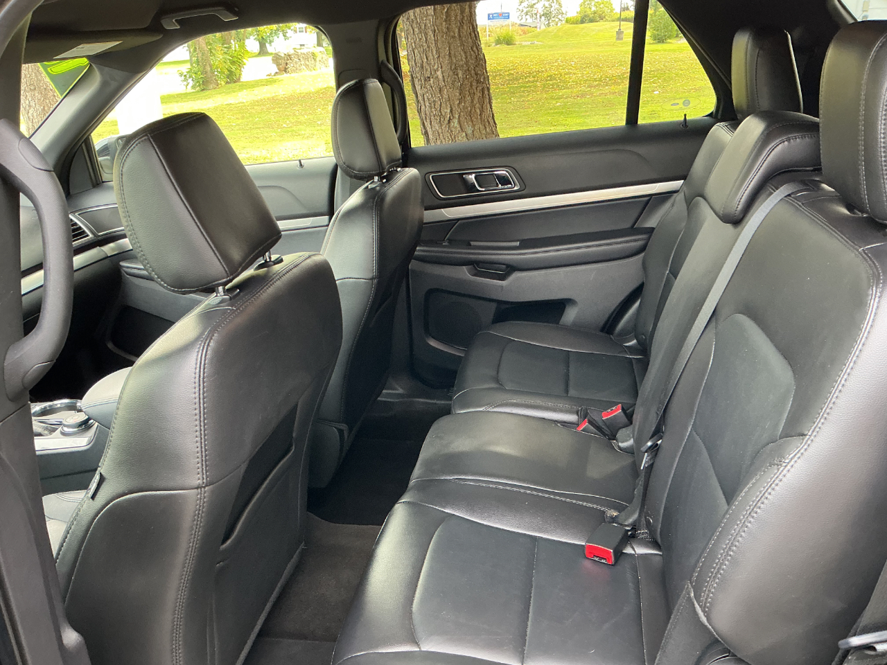 2018 Ford Explorer XLT Image 9 of 22