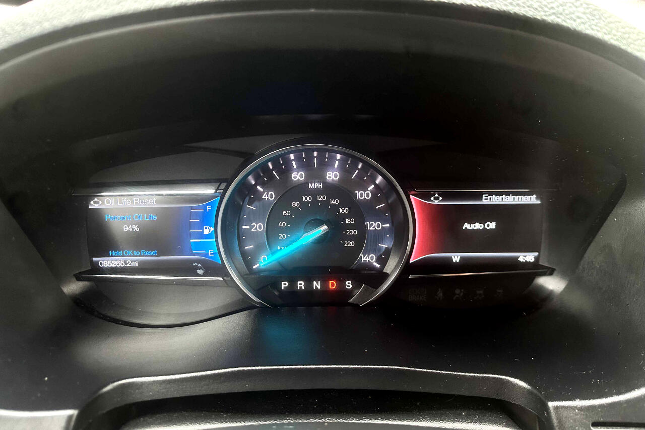 Vehicle image 18 of 23