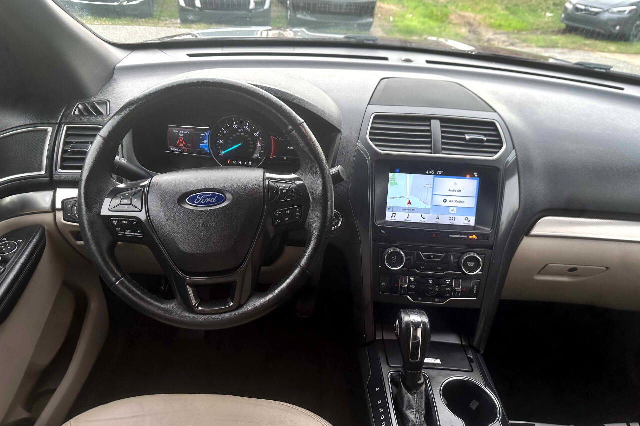 Vehicle image 12 of 23