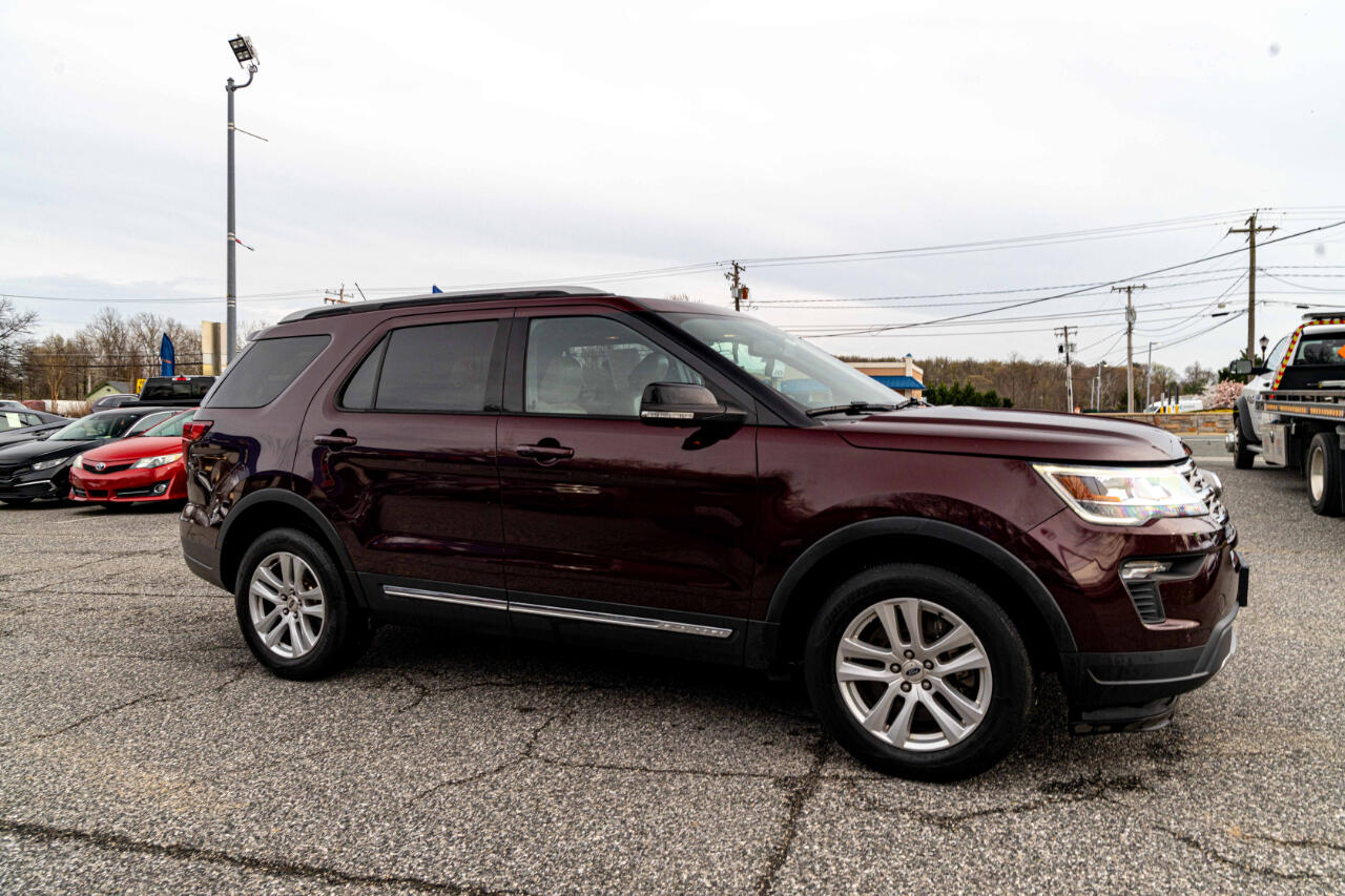 Vehicle image 3 of 23