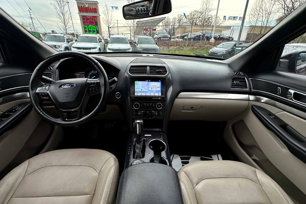 Vehicle image 11 of 23