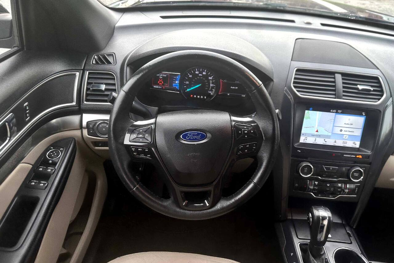 Vehicle image 13 of 23
