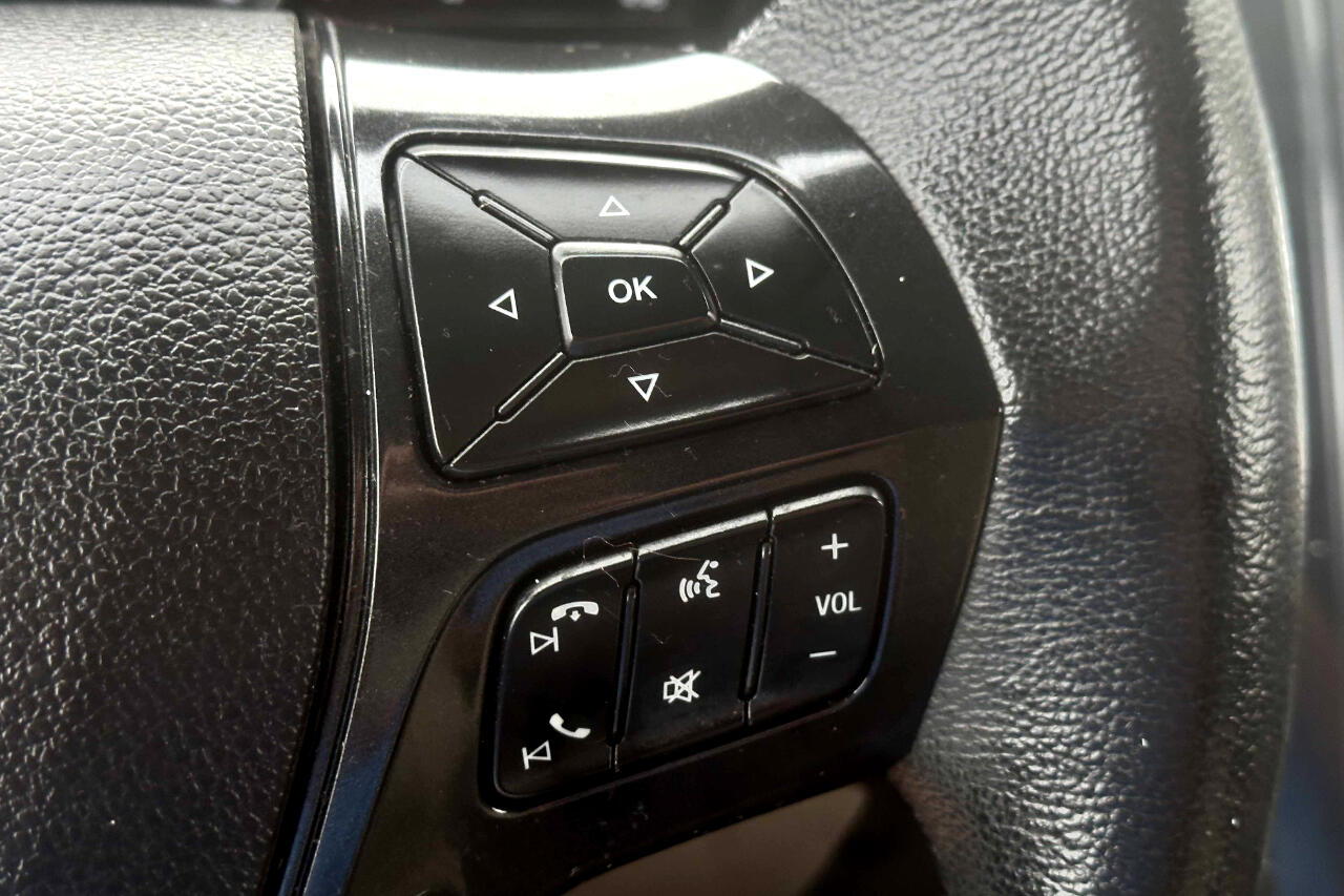Vehicle image 20 of 23