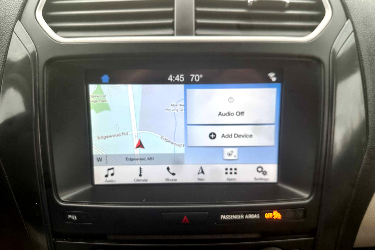 Vehicle image 16 of 23