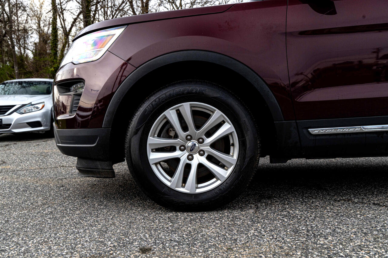 Vehicle image 10 of 23