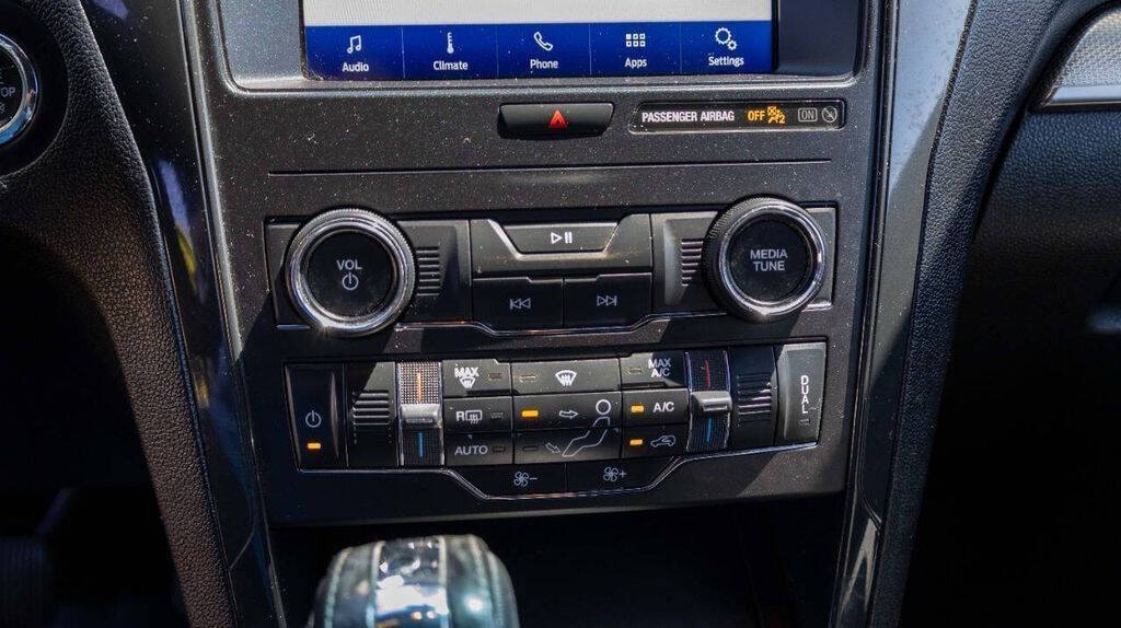 2018 Ford Explorer XLT Image 29 of 33