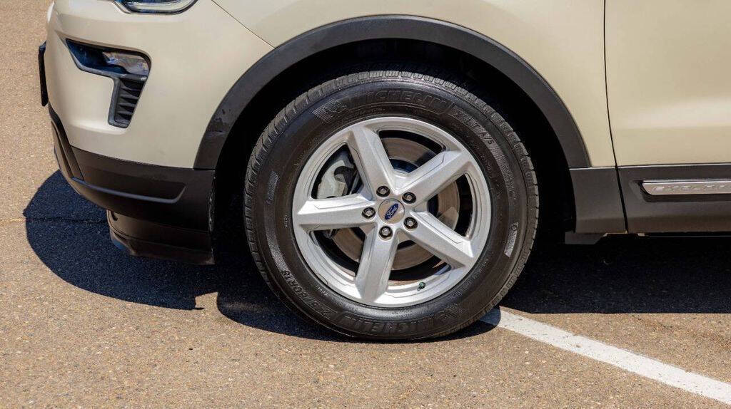 2018 Ford Explorer XLT Image 14 of 33