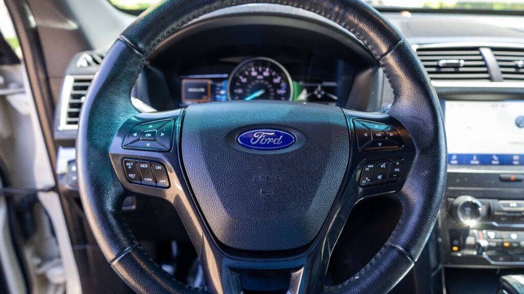 2018 Ford Explorer XLT Image 21 of 33