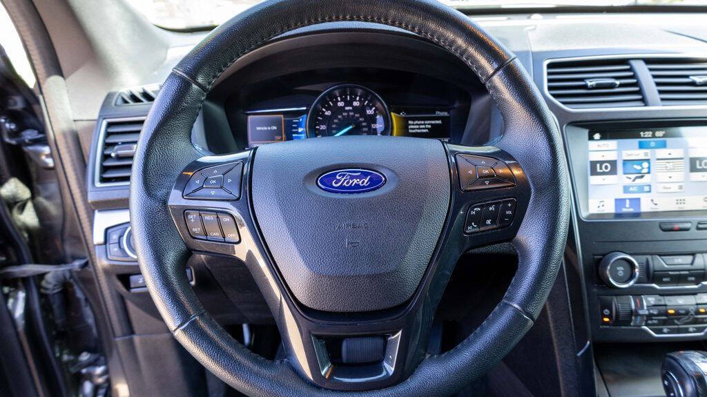 2018 Ford Explorer XLT Image 23 of 32