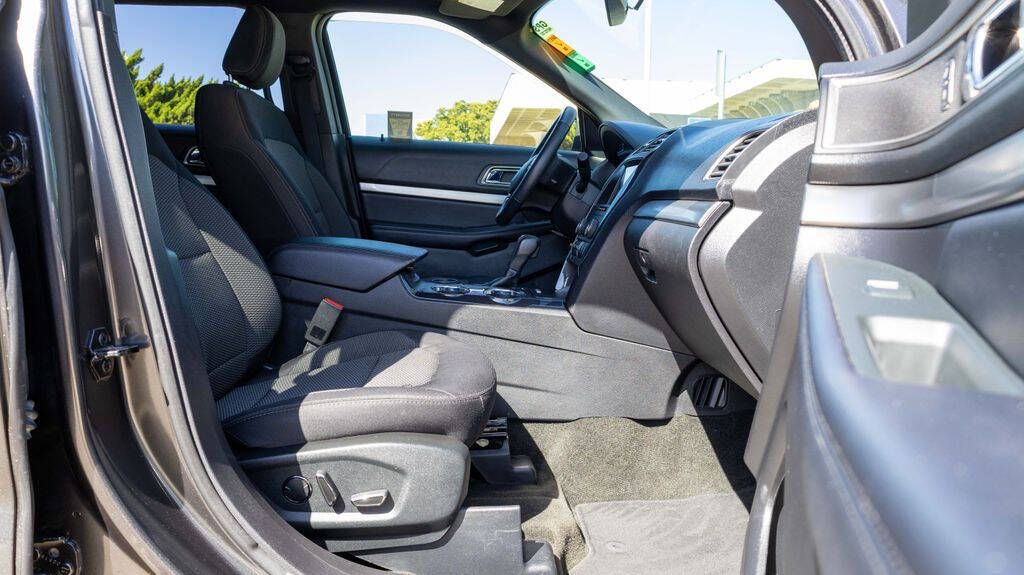 2018 Ford Explorer XLT Image 18 of 32