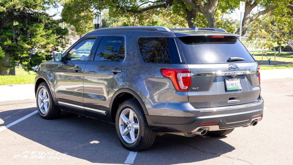 2018 Ford Explorer XLT Image 10 of 32