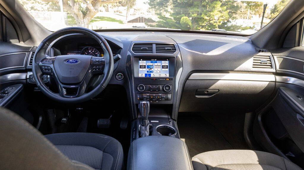 2018 Ford Explorer XLT Image 21 of 32