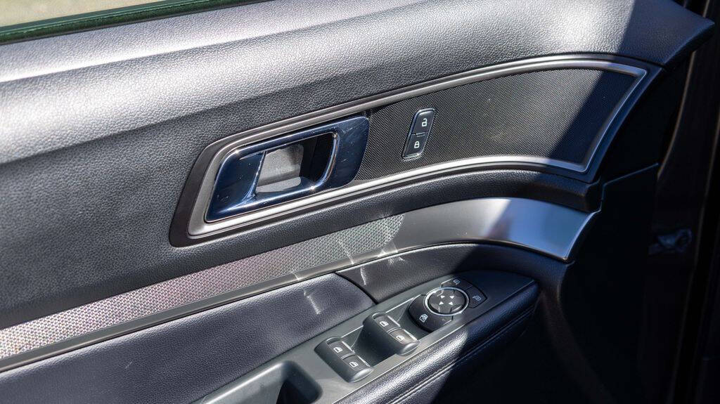 2018 Ford Explorer XLT Image 29 of 32