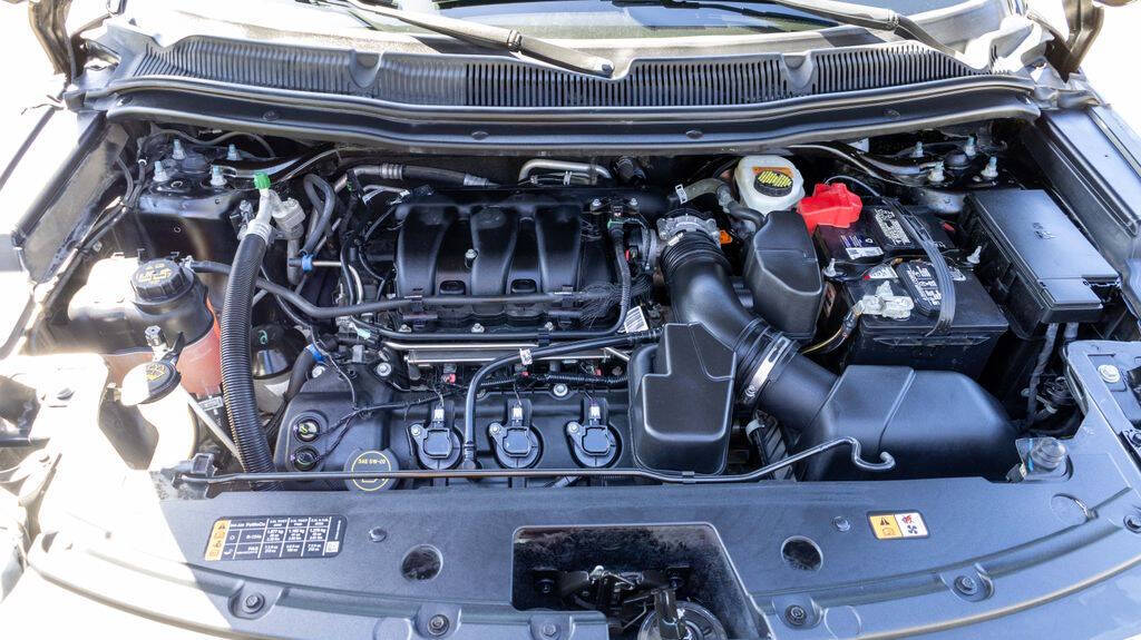 2018 Ford Explorer XLT Image 11 of 32