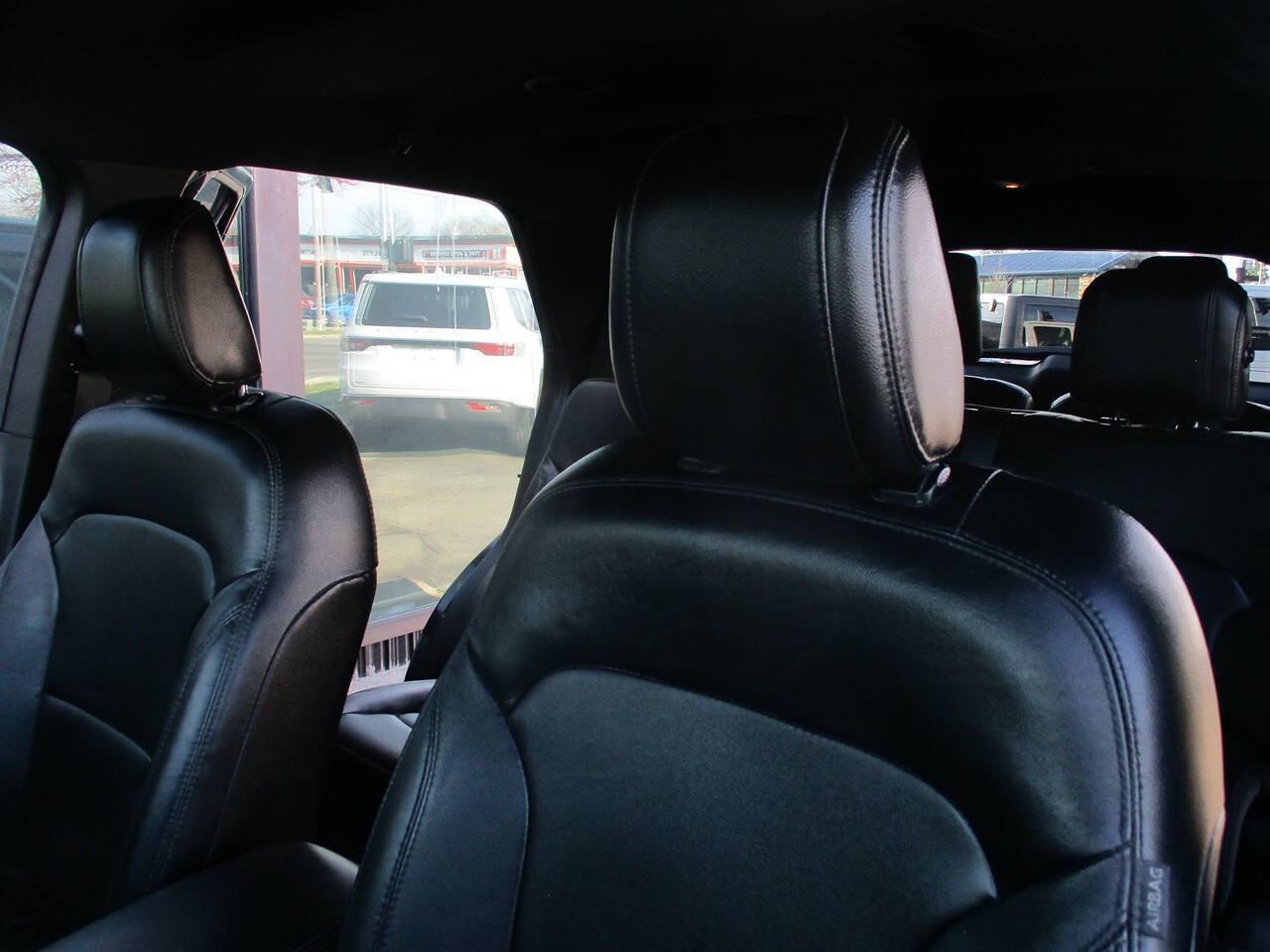 Vehicle image 13 of 24