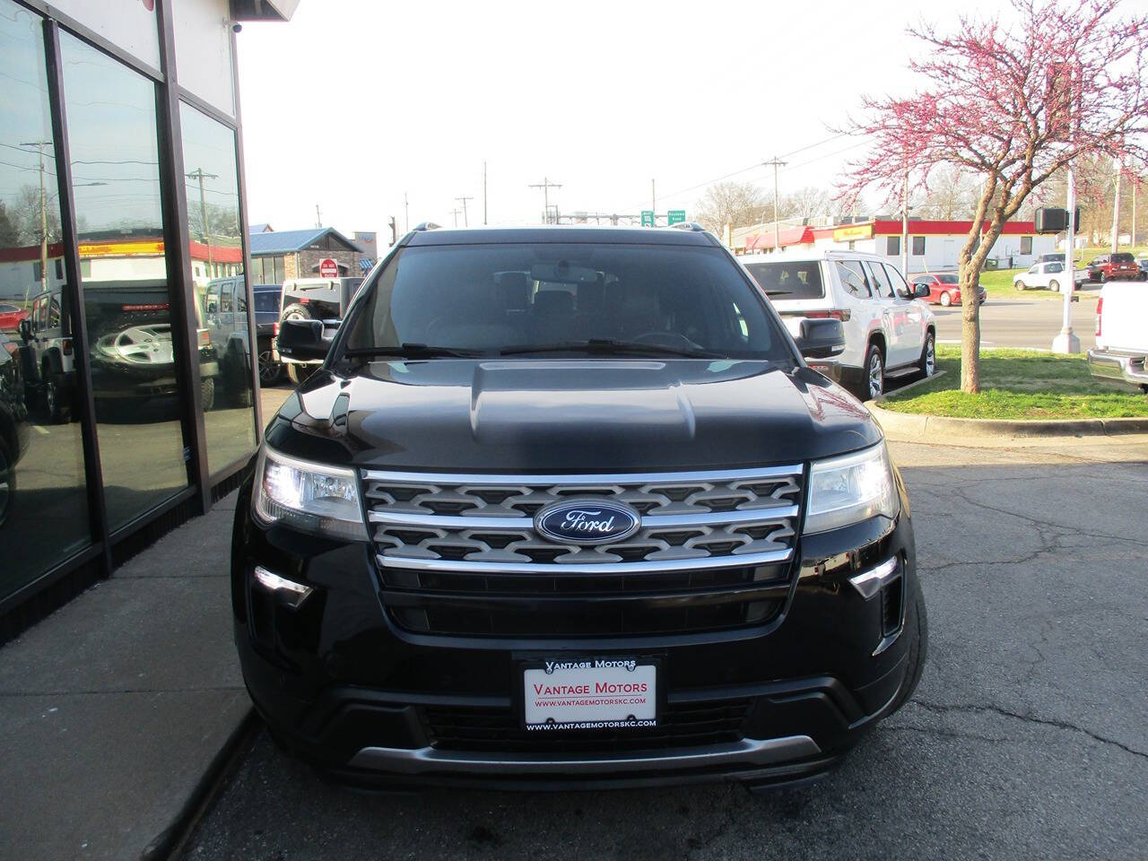 Vehicle image 4 of 24