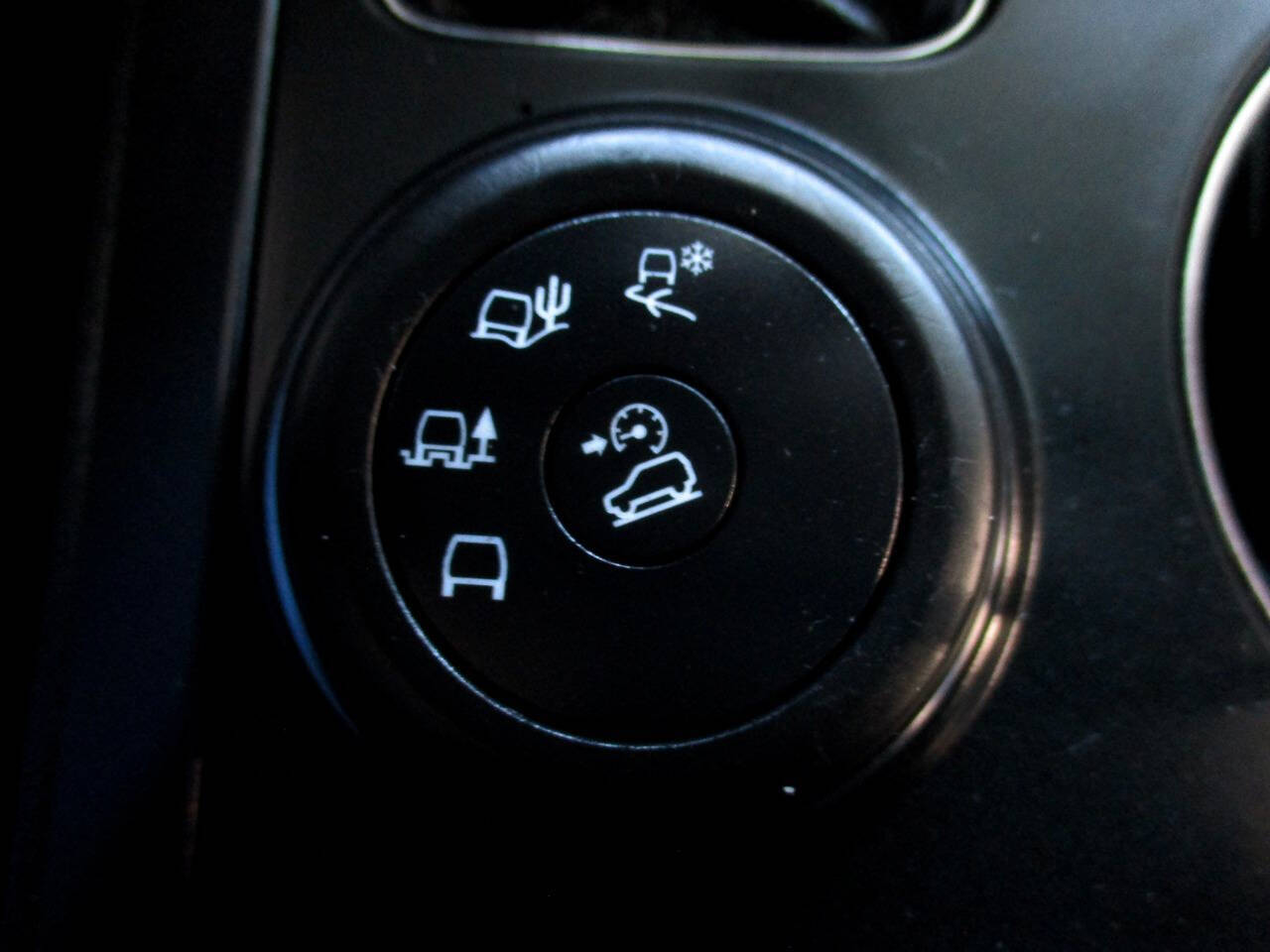 Vehicle image 23 of 24