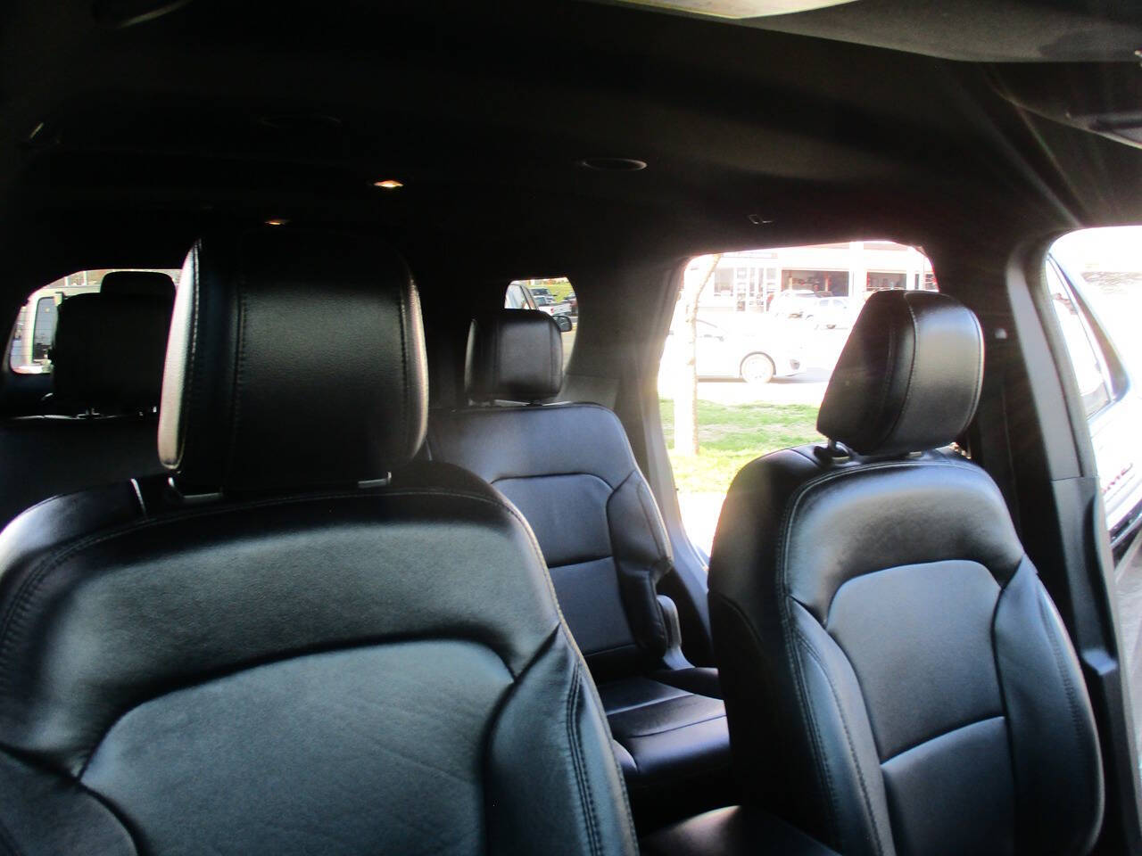 Vehicle image 14 of 24