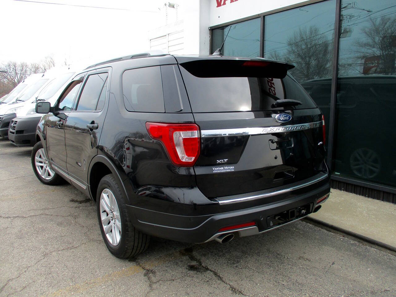 Vehicle image 8 of 24