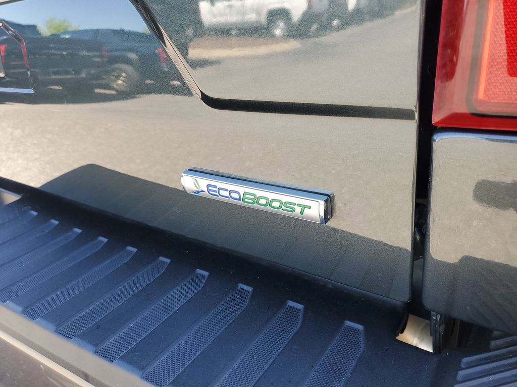 Vehicle image 8 of 31