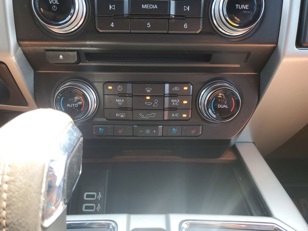 Vehicle image 29 of 31