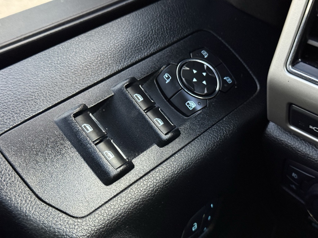 2018 Ford F-150 Lariat Image 18 of 26