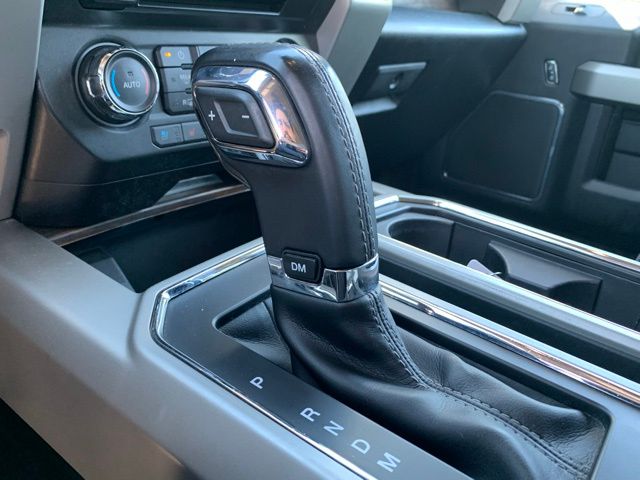 Vehicle image 33 of 40