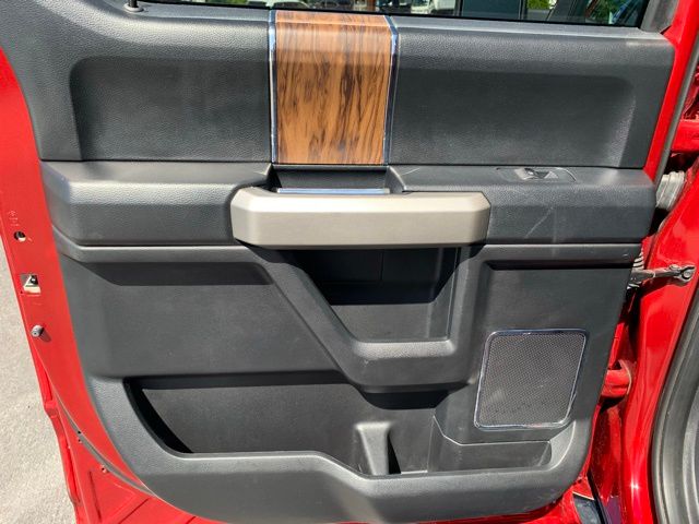 Vehicle image 11 of 40