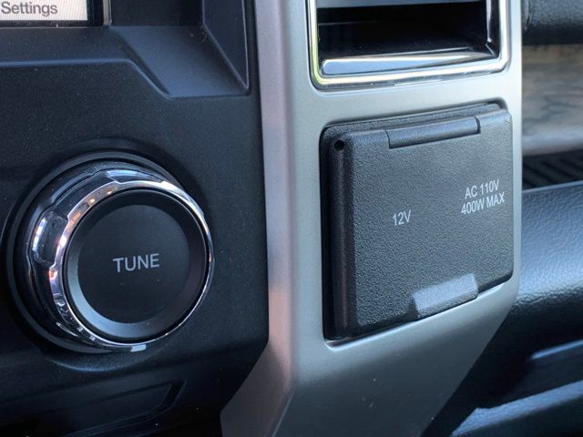 Vehicle image 31 of 40