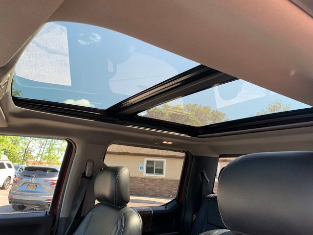 Vehicle image 18 of 40