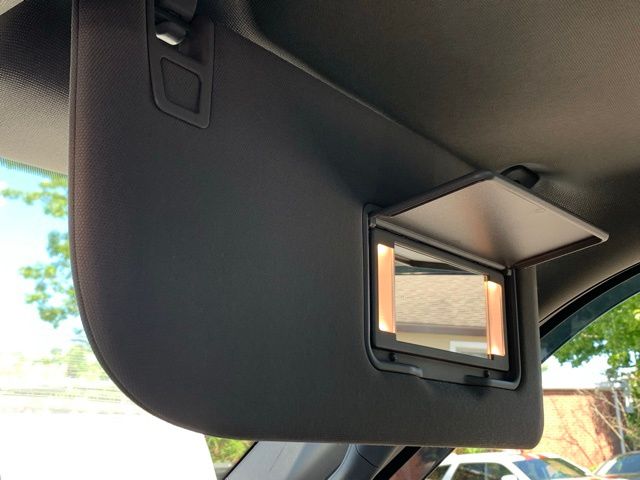 Vehicle image 36 of 40