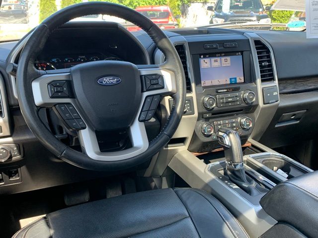 Vehicle image 21 of 40