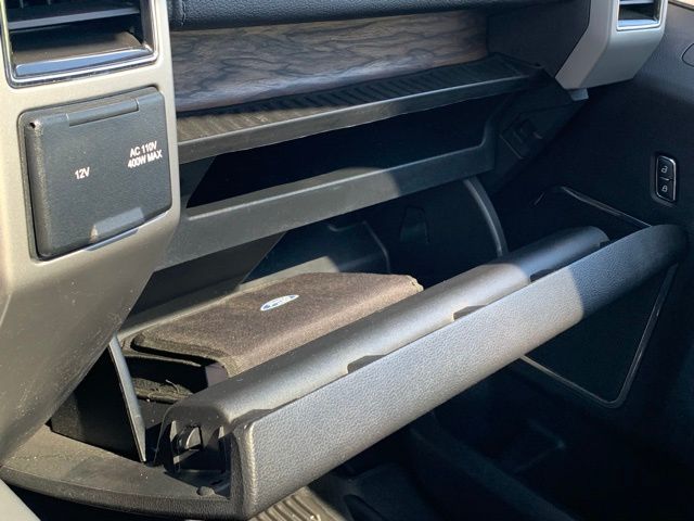 Vehicle image 37 of 40