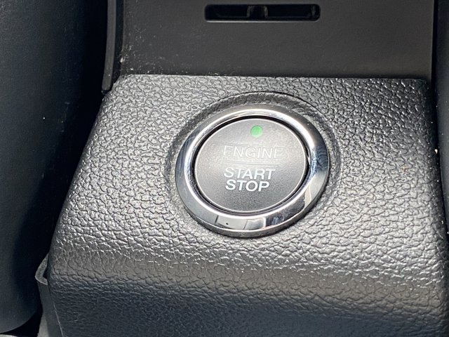 Vehicle image 17 of 31