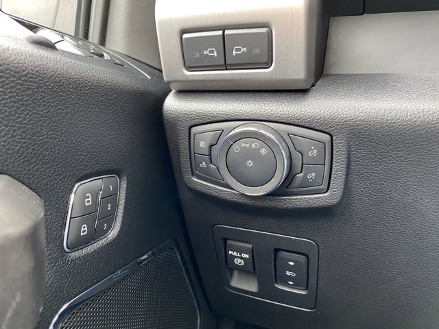 Vehicle image 26 of 31