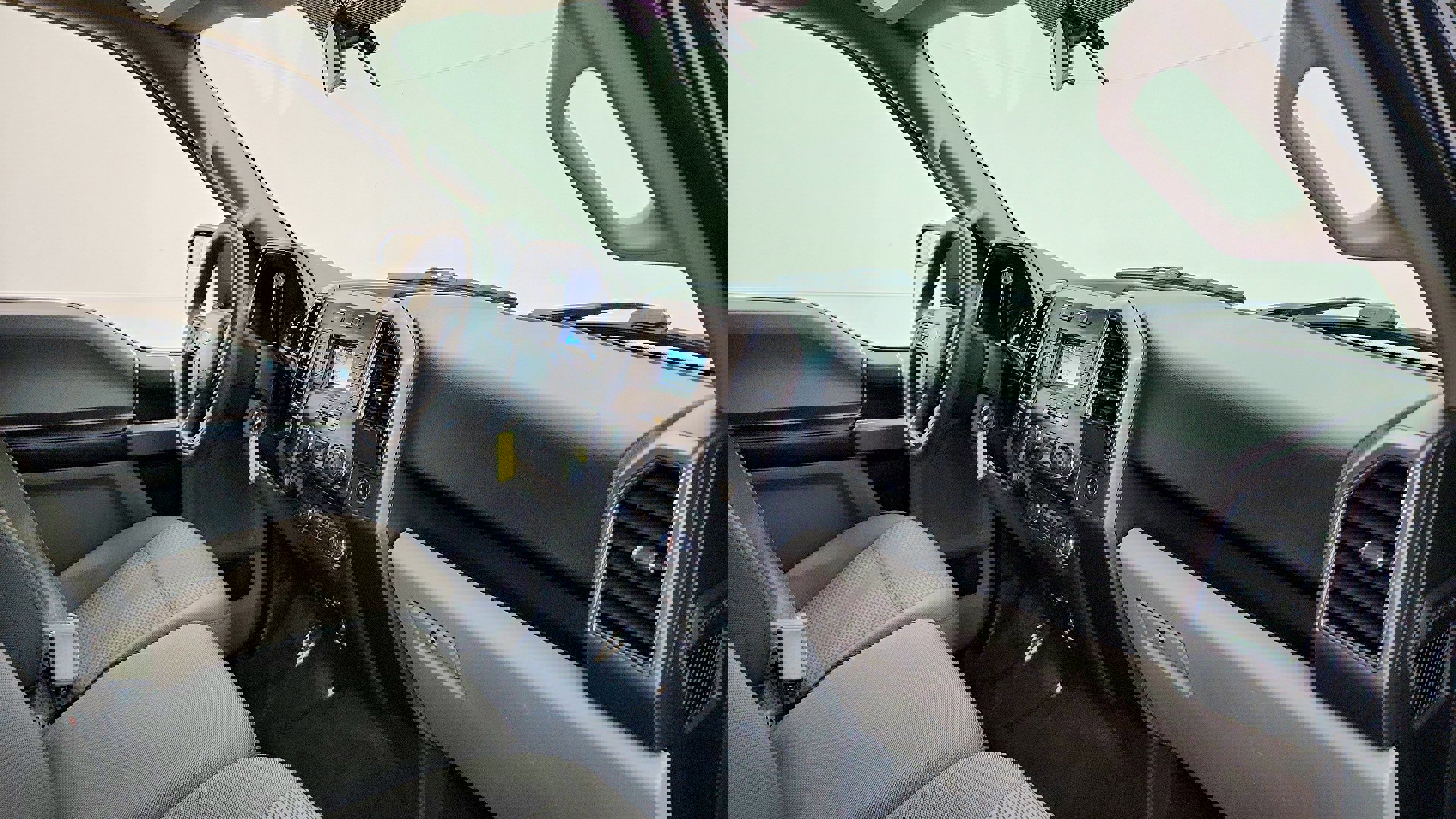 Vehicle image 30 of 32
