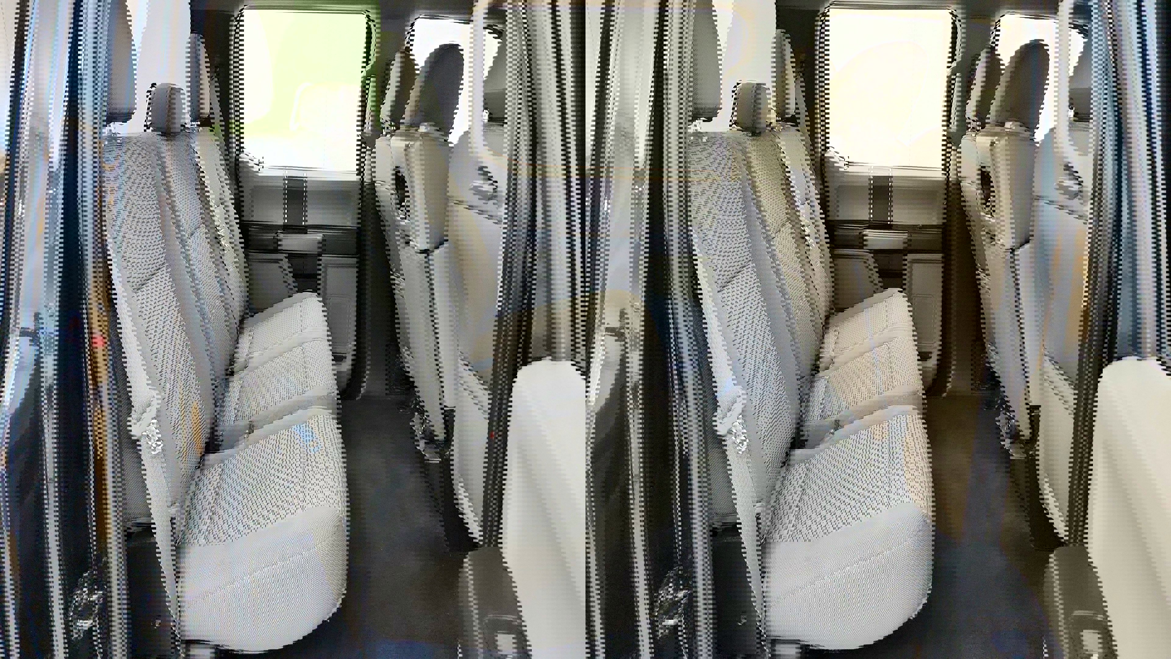 Vehicle image 29 of 32