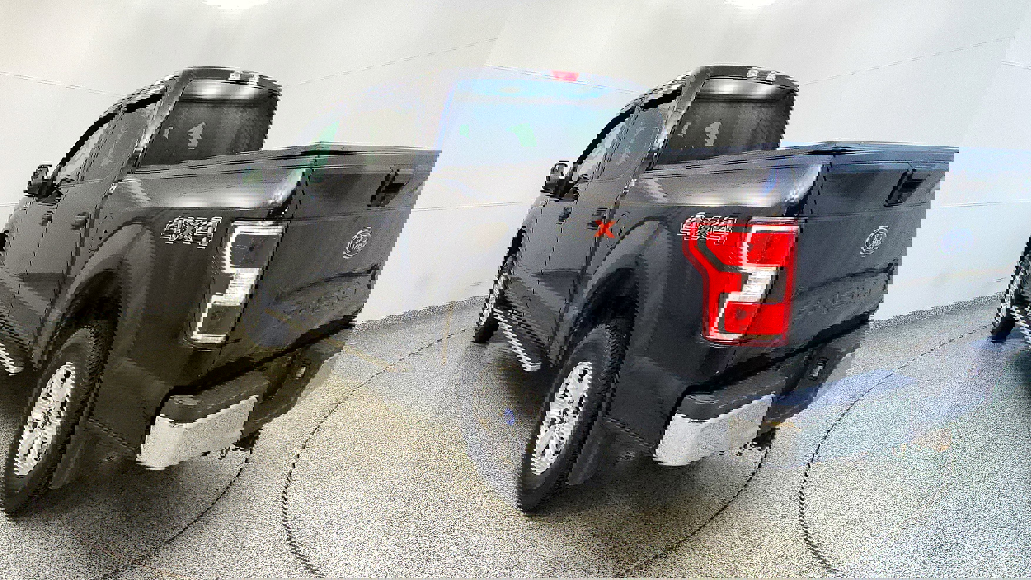Vehicle image 6 of 32