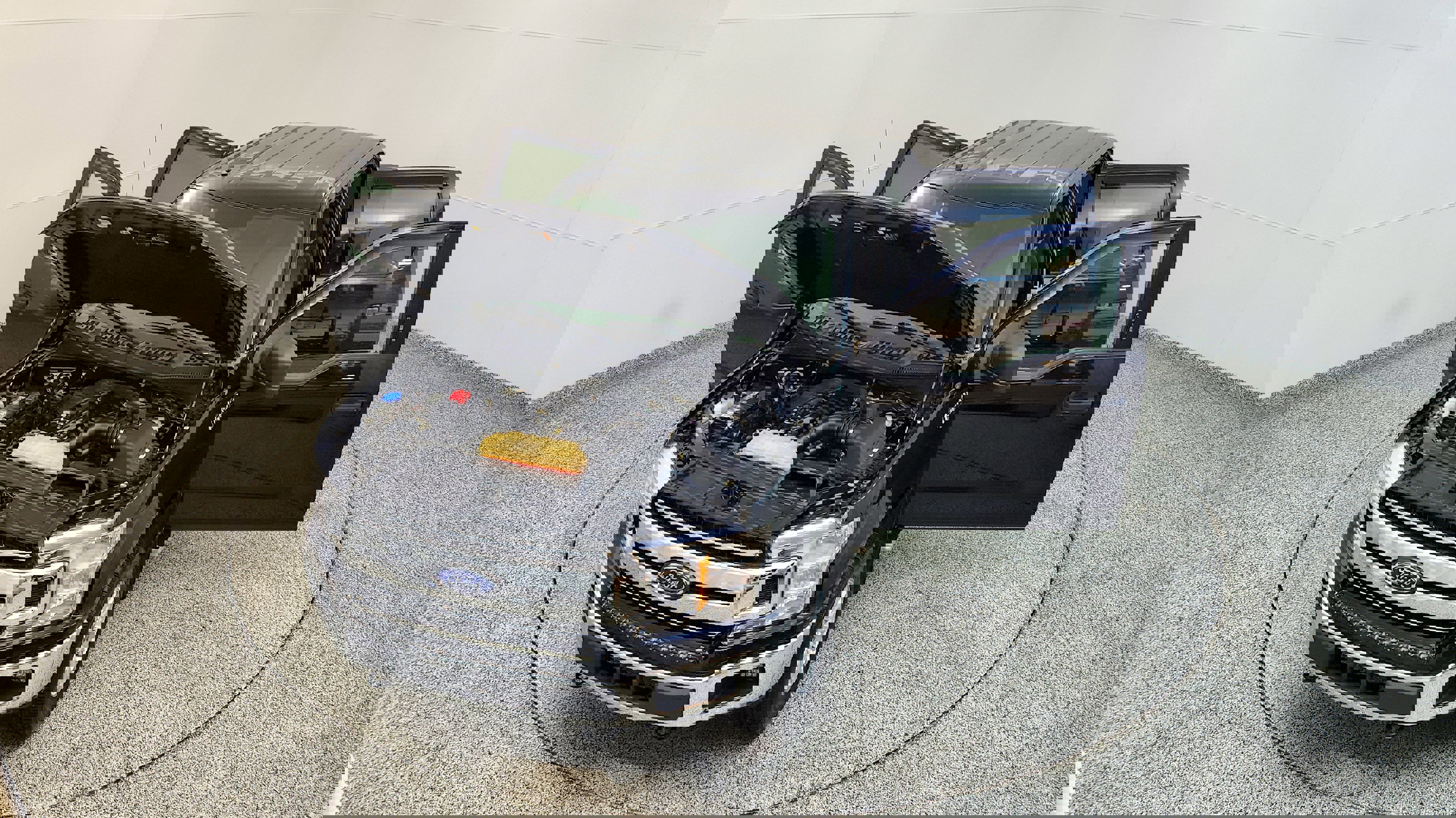 Vehicle image 16 of 32