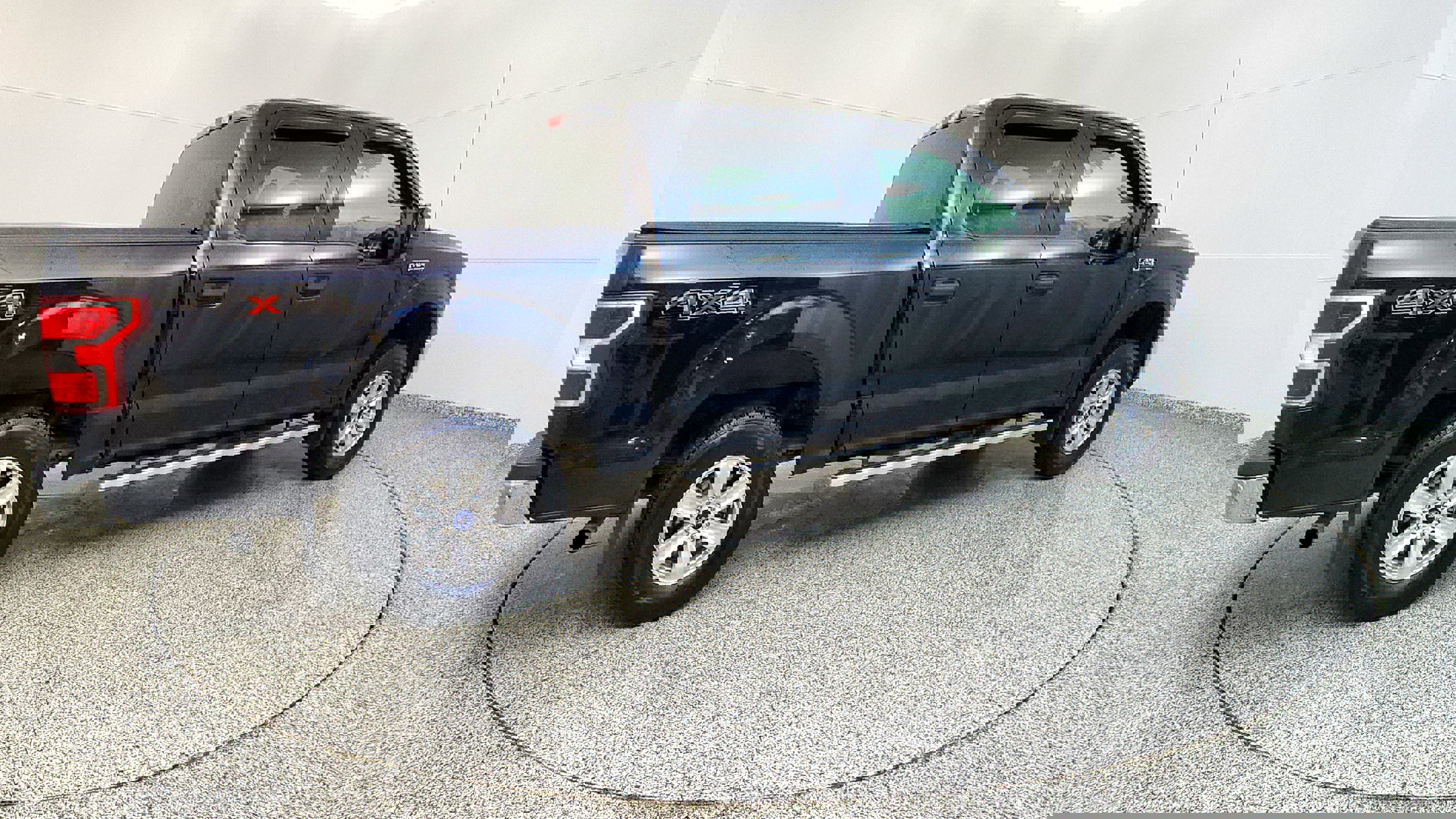 Vehicle image 2 of 32