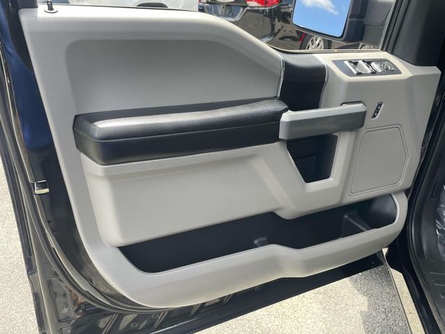 Vehicle image 21 of 36