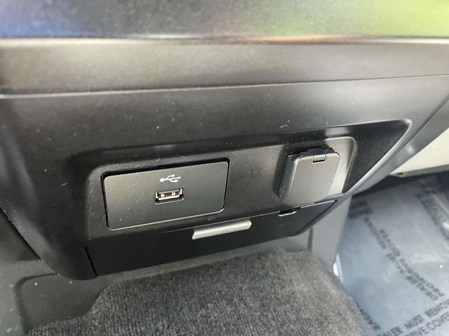 Vehicle image 30 of 36