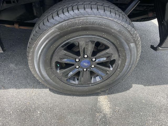 Vehicle image 16 of 36